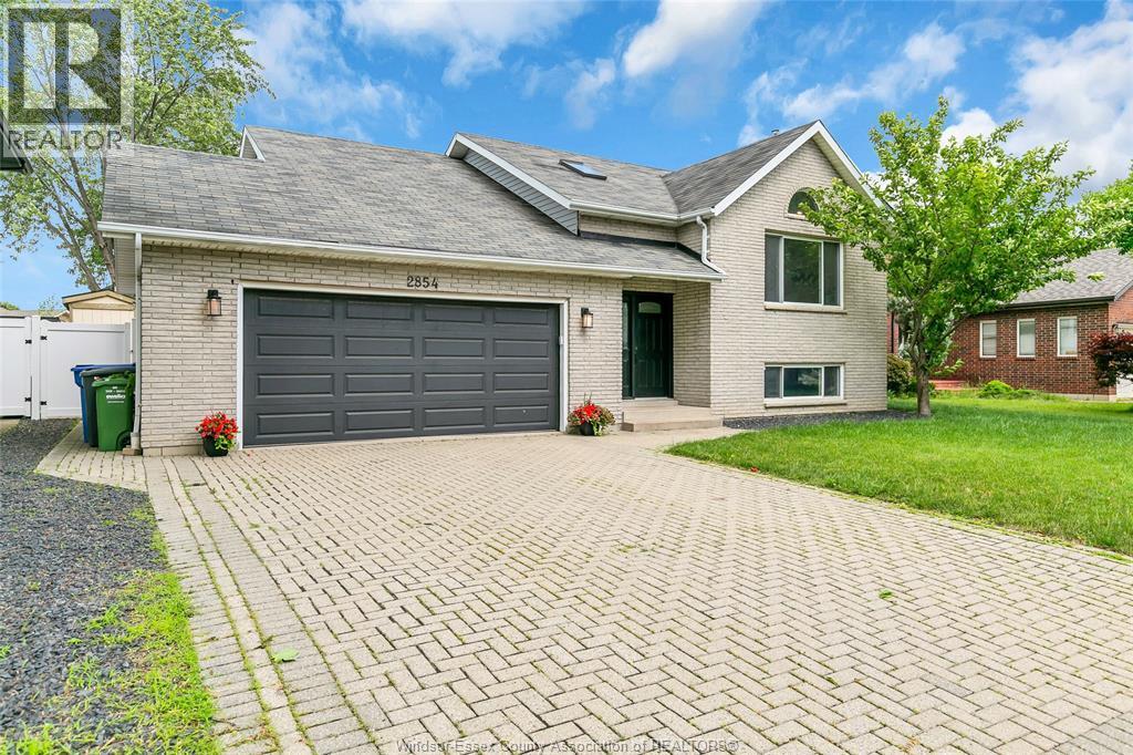 2854 Mangin Crescent, Windsor — photograph 2
