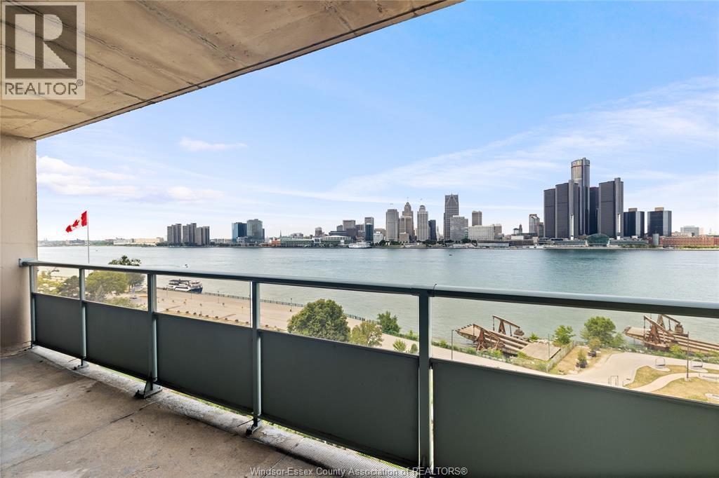 111 Riverside Drive #903, Windsor — primary photograph