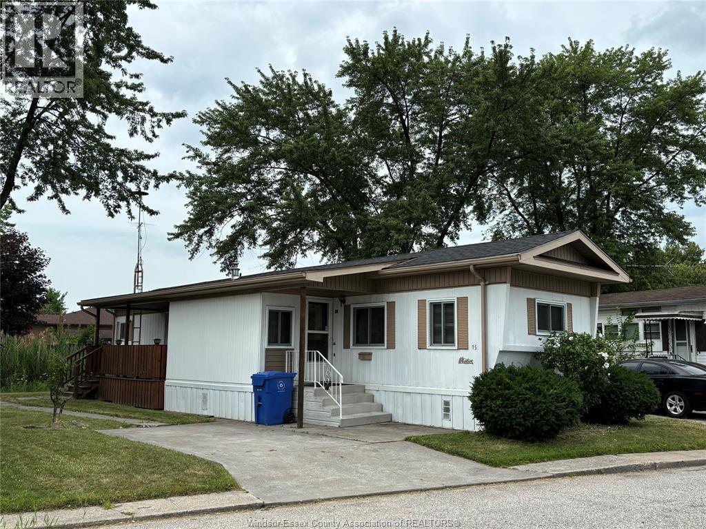 15 Wilder, Lakeshore — primary photograph