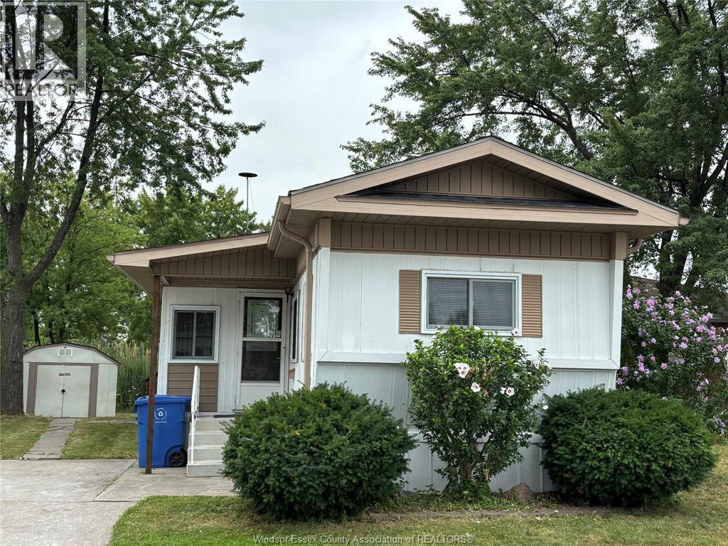 15 Wilder, Lakeshore — photograph 3
