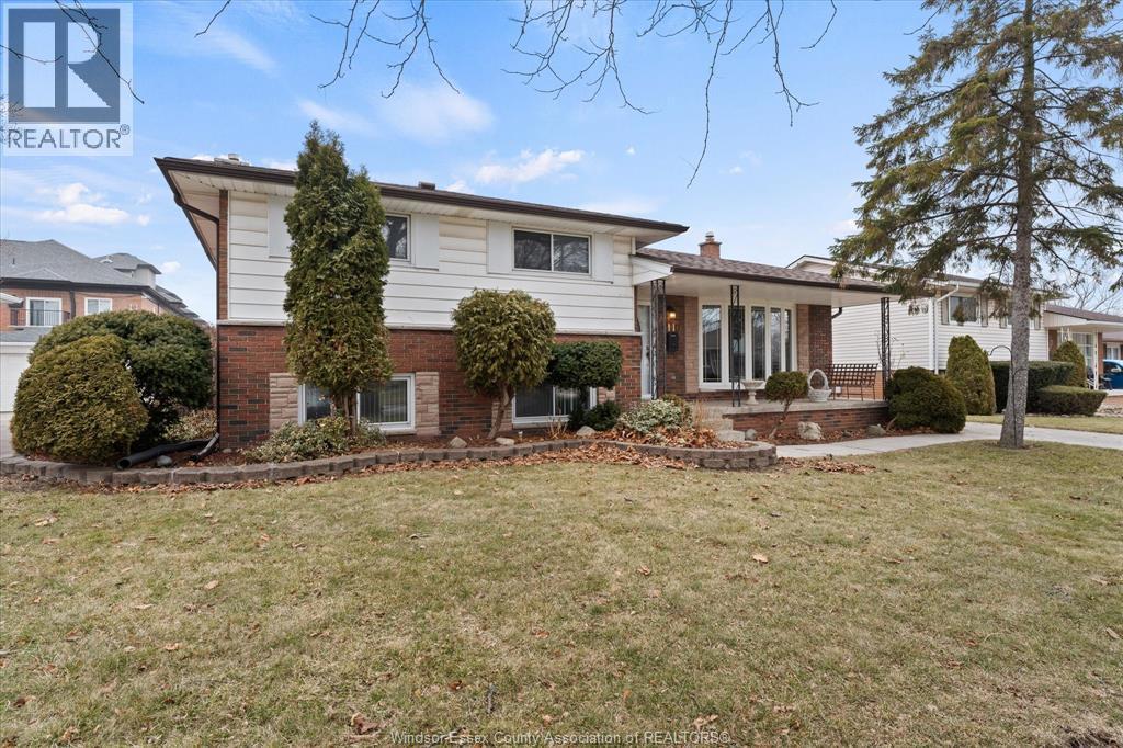 1116 Sumach Crescent, Windsor — photograph 2