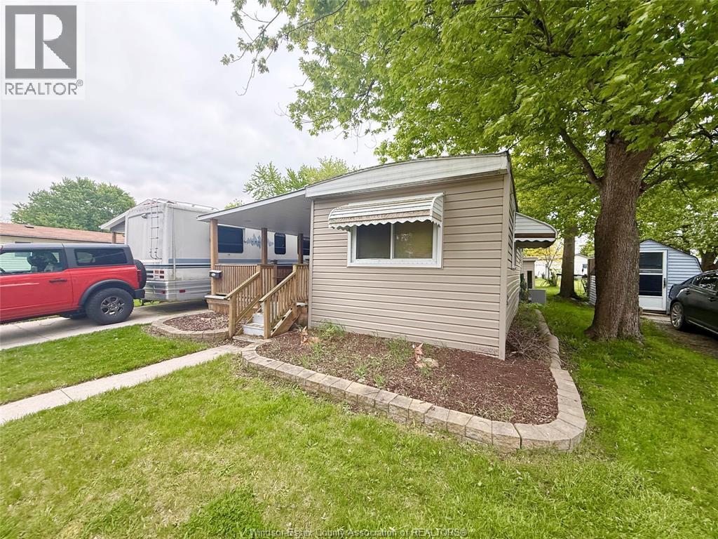 117 Steven Court, Essex — photograph 3
