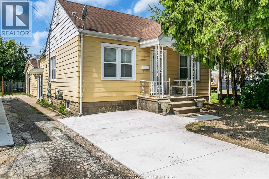 3337 Riberdy Road, Windsor — primary photograph