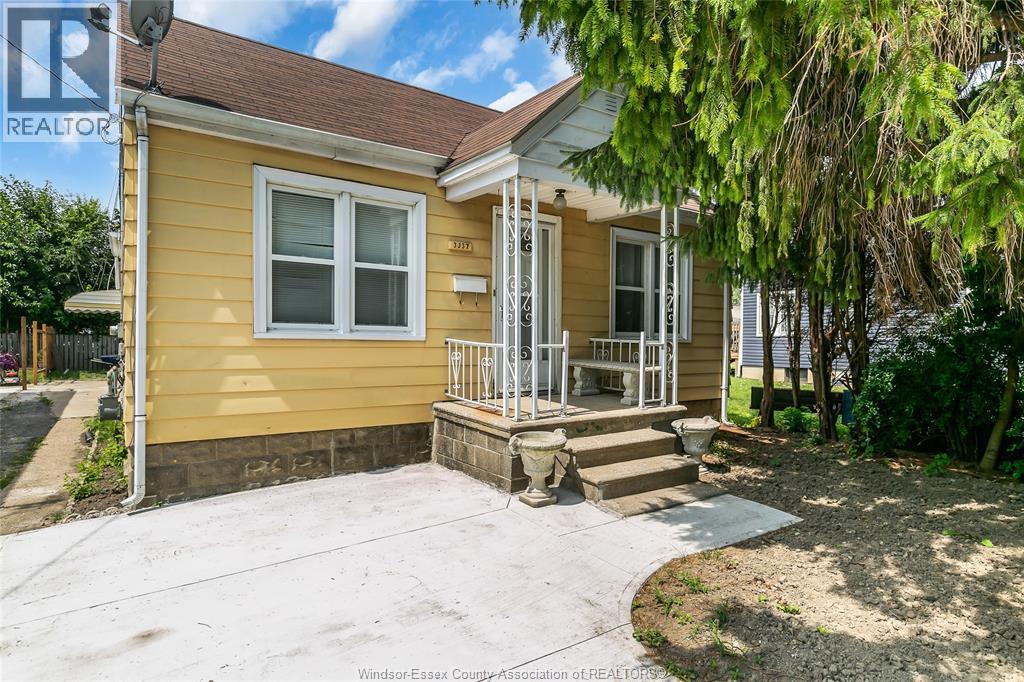 3337 Riberdy Road, Windsor — photograph 3