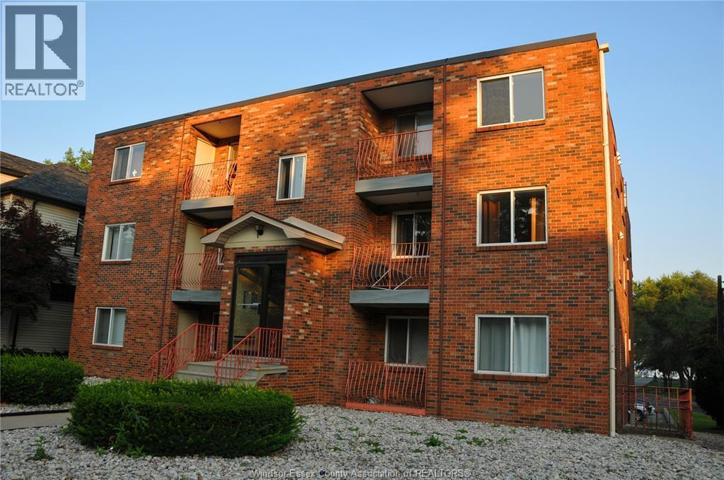 Multi-family — 3044 Sandwich, Windsor, Ontario