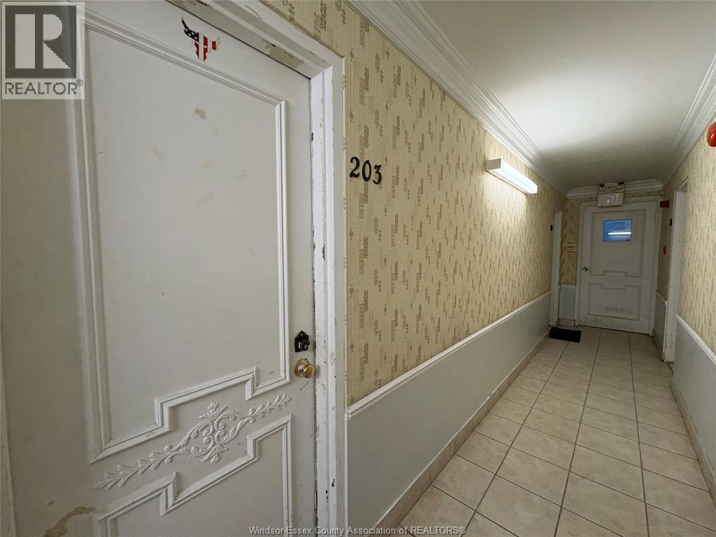 Multi-family at 3044 Sandwich #203, Windsor — photograph 3
