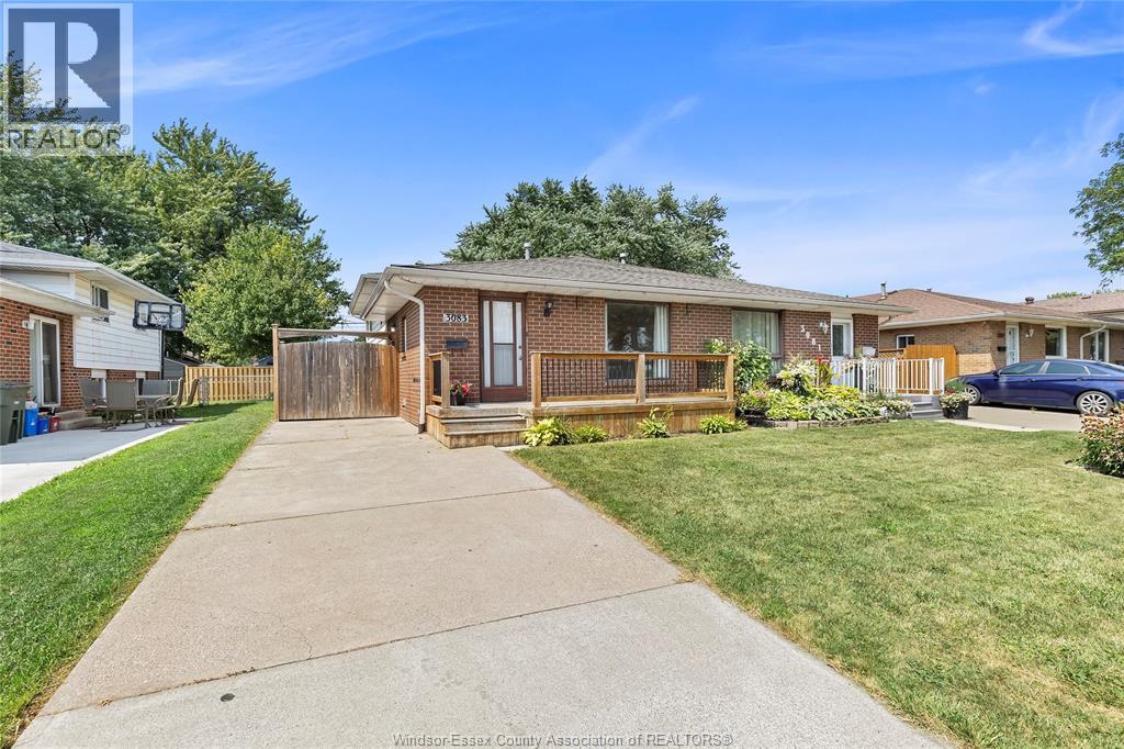 3083 Jefferson Boulevard, Windsor — primary photograph