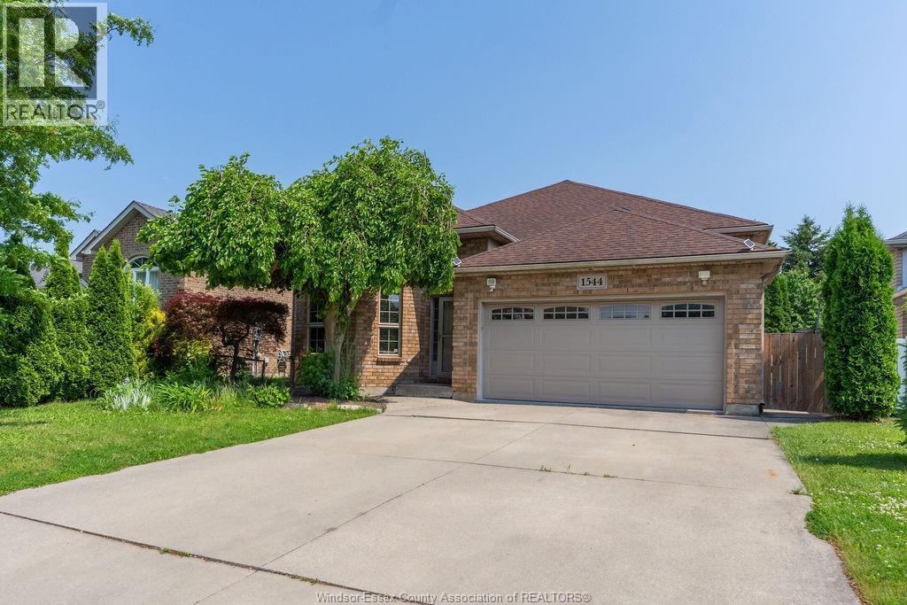 1544 Imperial Crescent, Windsor — primary photograph