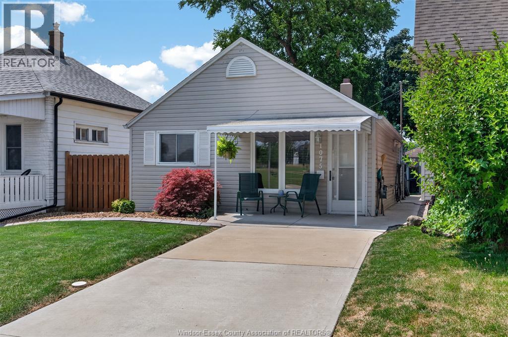1075 Curry, Windsor — primary photograph