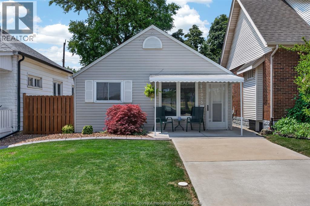 1075 Curry, Windsor — photograph 2