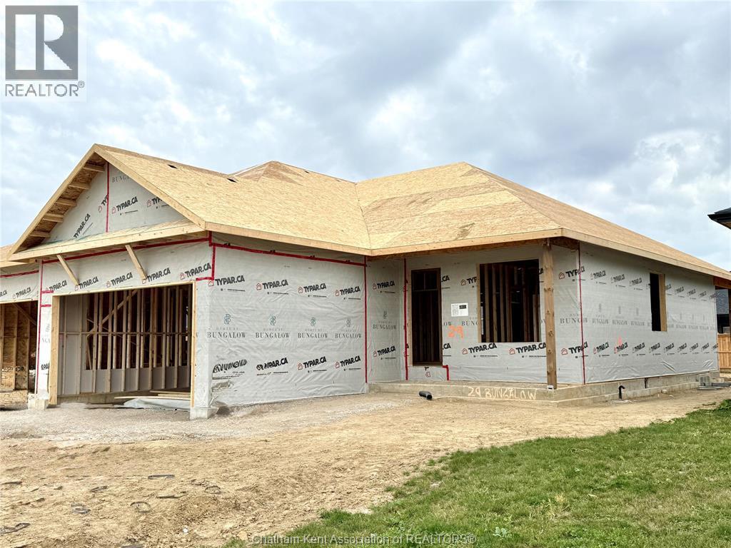 Single Family — 40 Duskridge Road, Chatham, Ontario