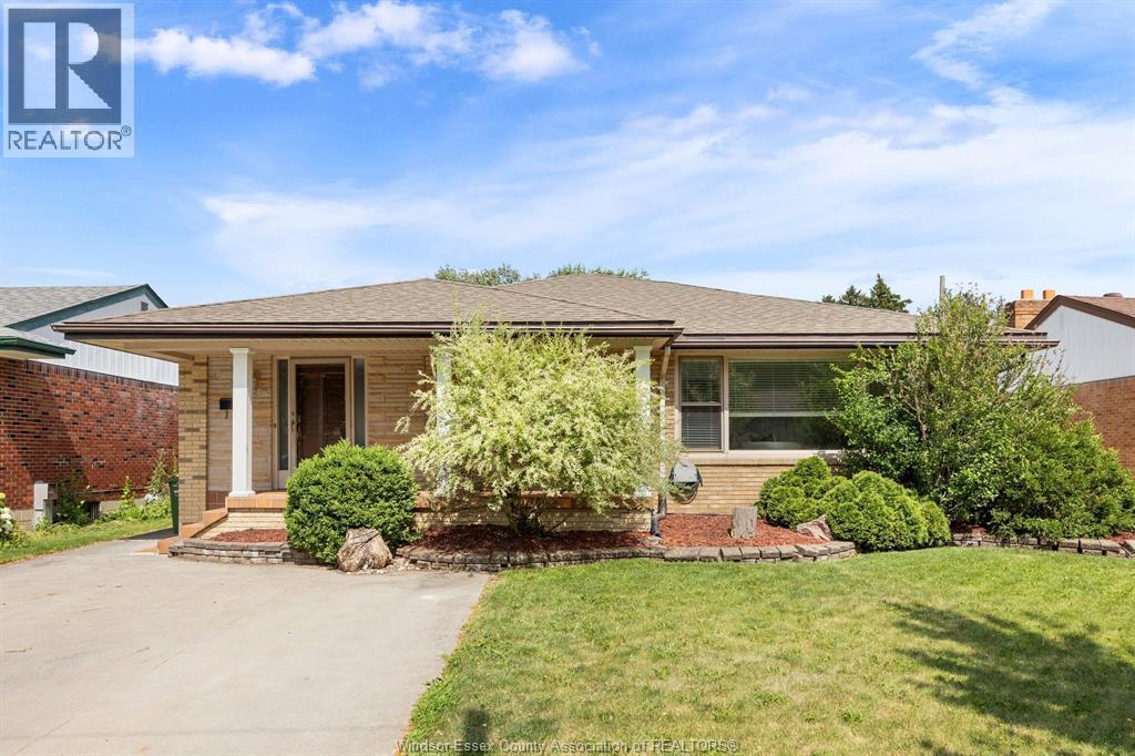Single Family — 850 Greendale Drive, Windsor, Ontario