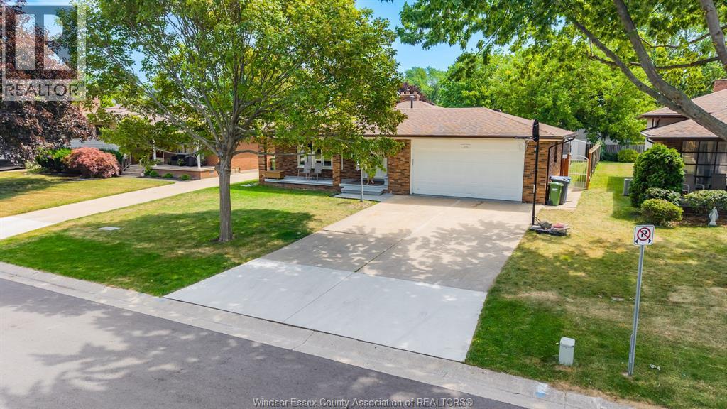 Single Family — 386 Woodridge, Tecumseh, Ontario