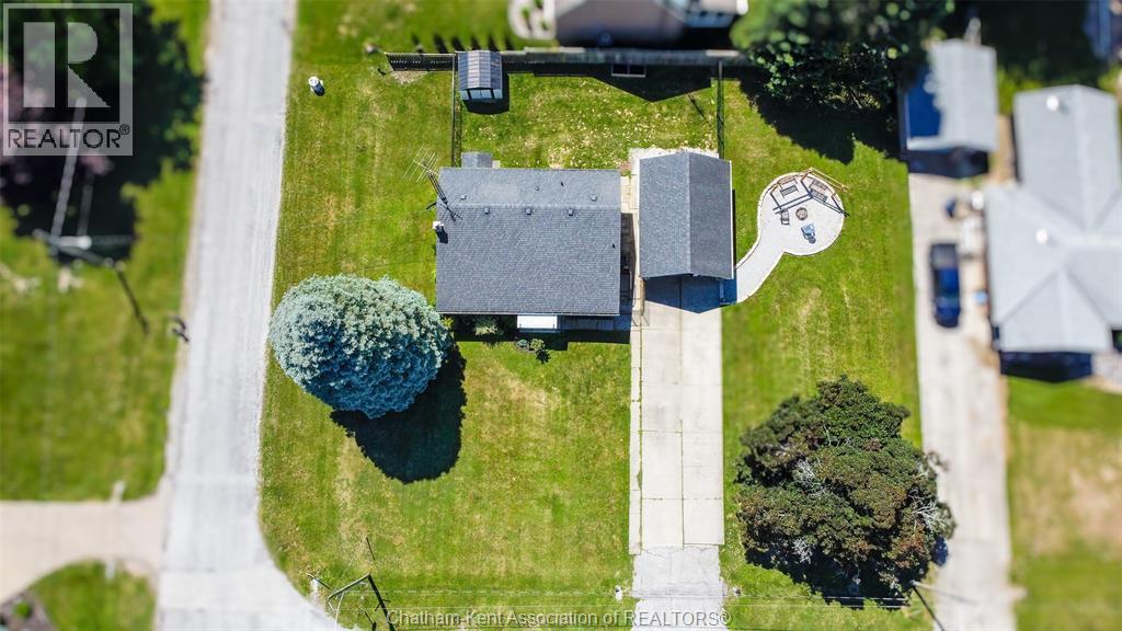 2-bedroom Single Family at 67 Walnut Drive, Wallaceburg — photograph 2