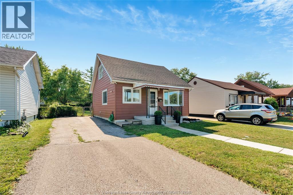1667 Aubin, Windsor — photograph 2