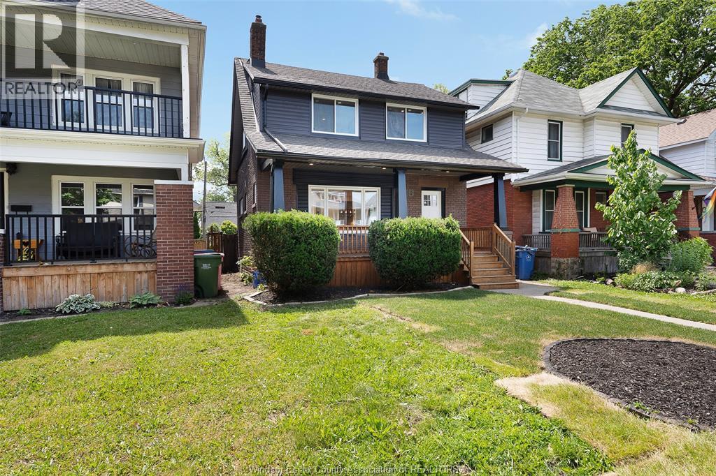 859 Moy Avenue, Windsor — photograph 2