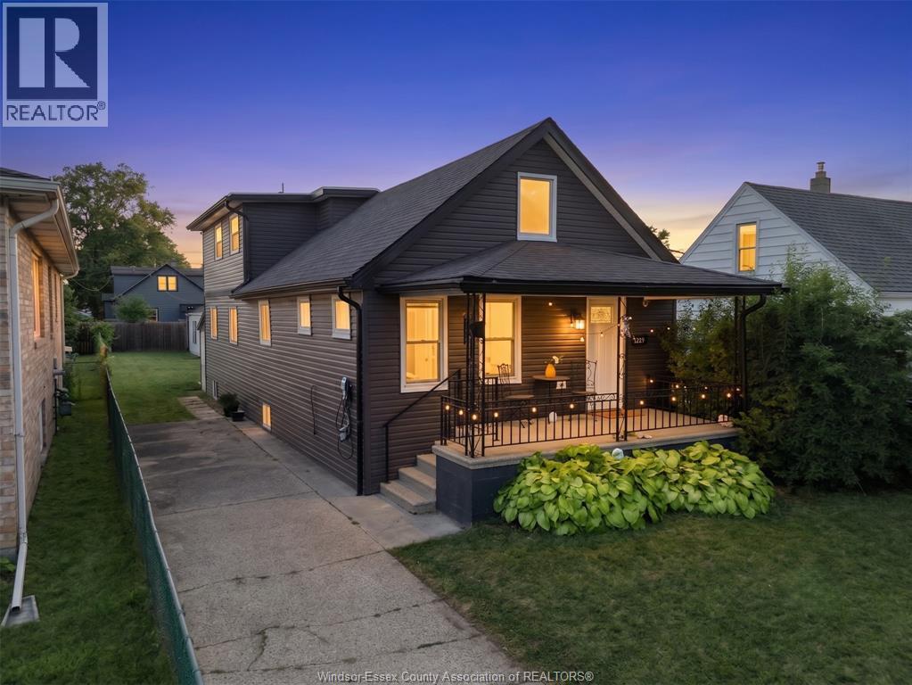 1223 Aubin, Windsor — photograph 2