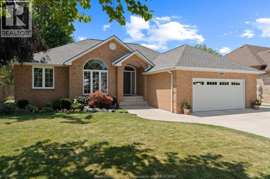 127 Wintermute Avenue, Lakeshore — photograph 2