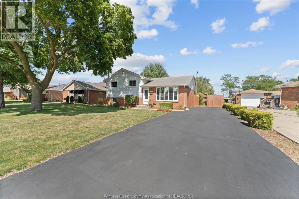 5086 Colbourne Drive, Windsor — photograph 3