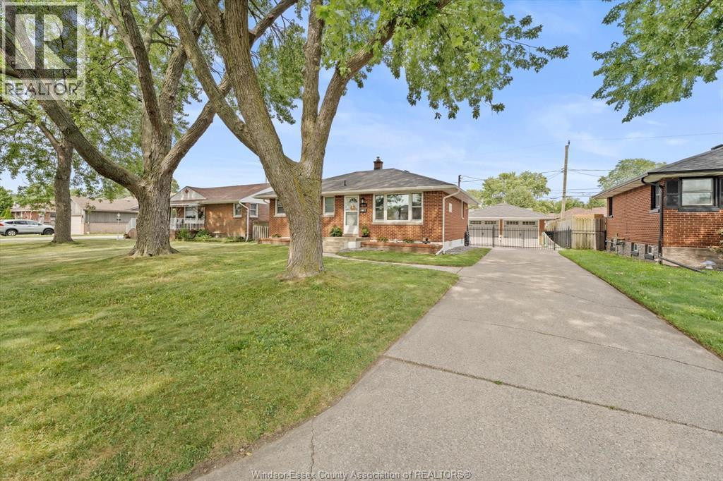 2618 Askin Avenue, Windsor — photograph 2