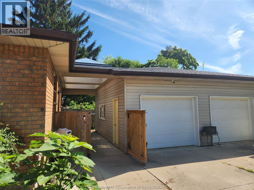 3-bedroom Single Family at 222 Catherine Street, Blenheim — photograph 2