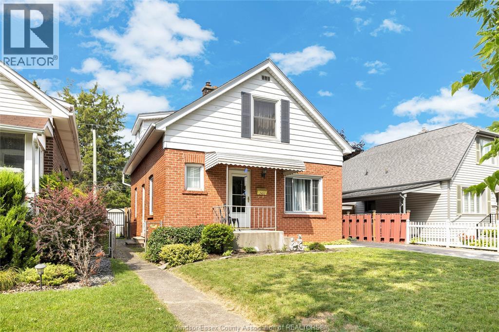 4-bedroom Single Family at 2453 Turner Road, Windsor — photograph 2