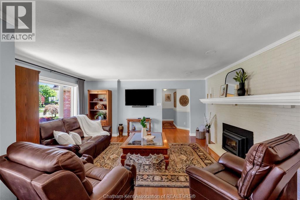 27 Cramar Crescent, Chatham — photograph 3