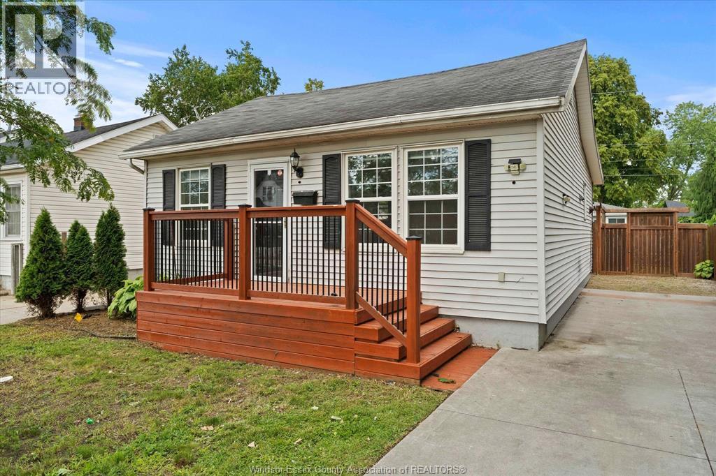 1330 Central Avenue, Windsor — primary photograph