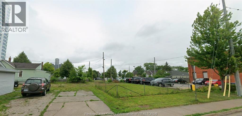 532 Chatham Street, Windsor — photograph 2