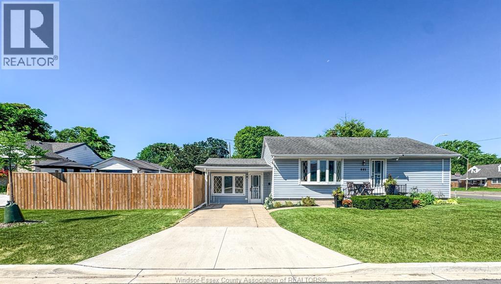 Single Family — 805 Matthew Brady, Windsor, Ontario