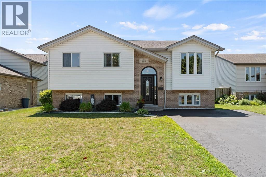 169 Mediterranean Avenue, Amherstburg — primary photograph