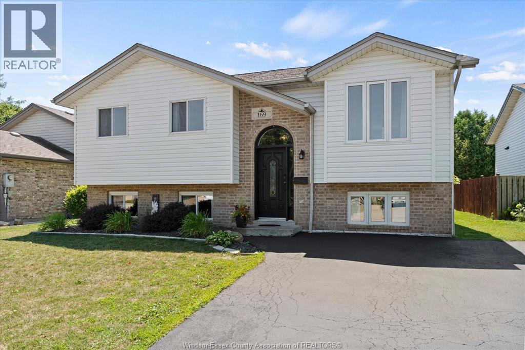 169 Mediterranean Avenue, Amherstburg — photograph 3
