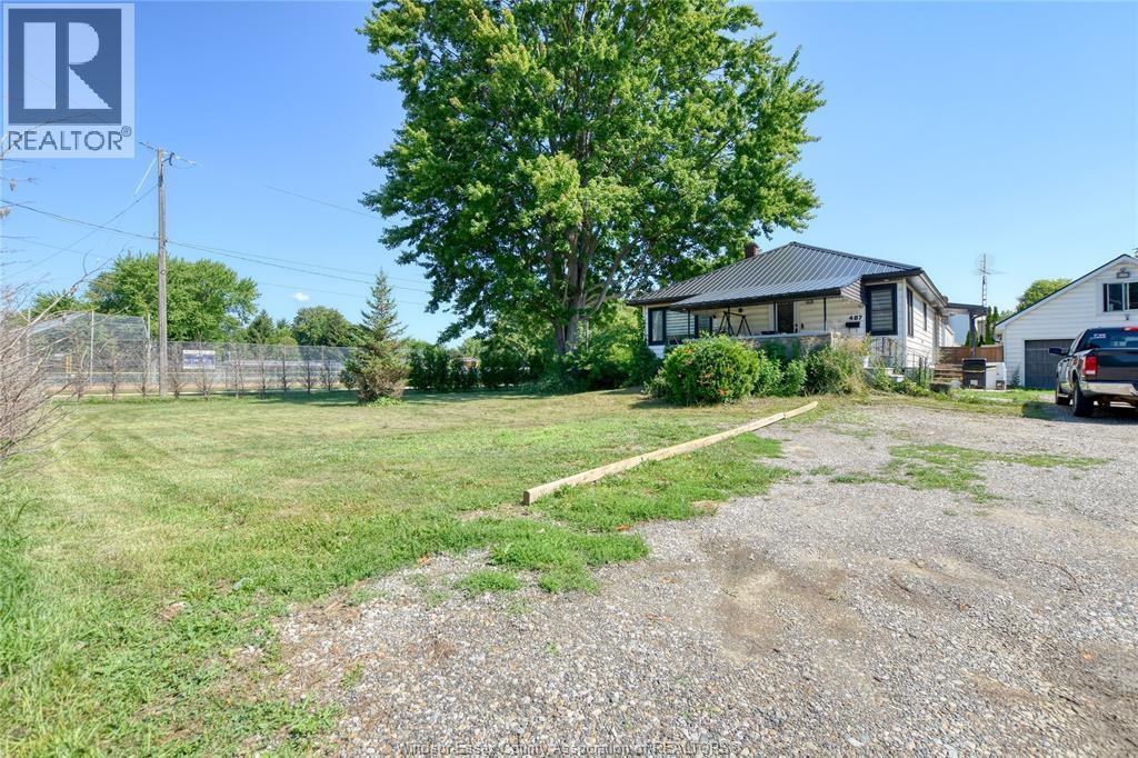 487 St Clair Street, Chatham — primary photograph