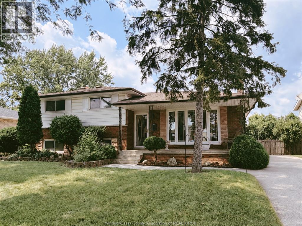 Single Family — 1116 Sumach Crescent, Windsor, Ontario