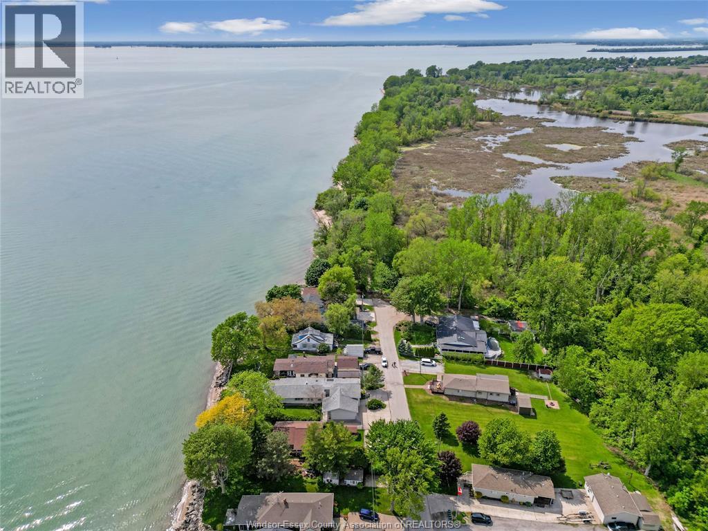 3-bedroom Single Family at 91 Willow Beach, Amherstburg — photograph 3