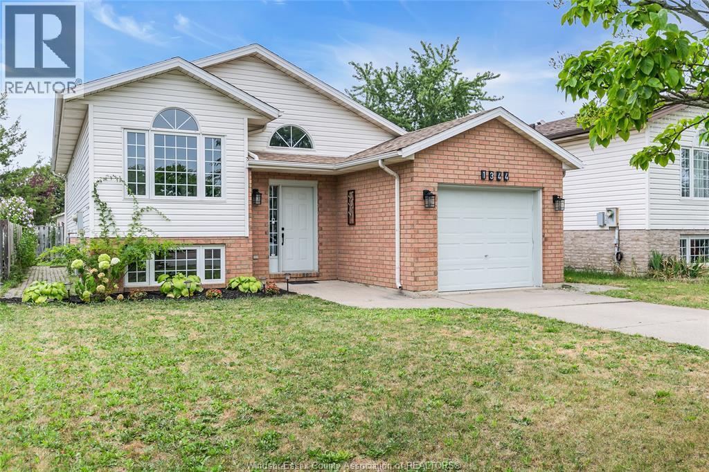 1344 Giselle, Windsor — photograph 3