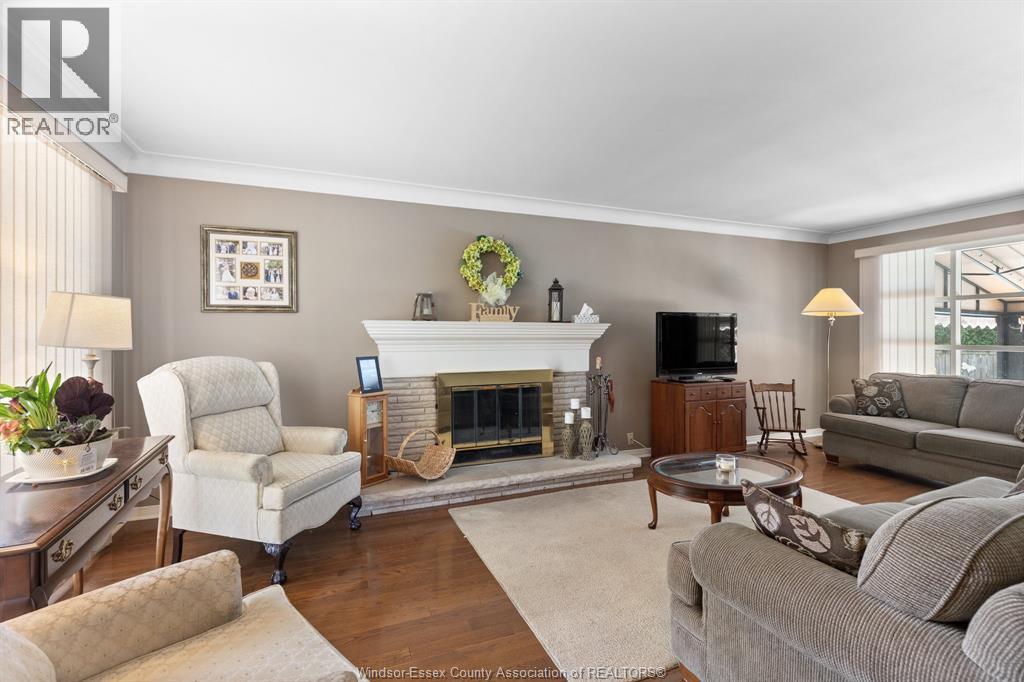 3495 Everts Avenue, Windsor — photograph 2
