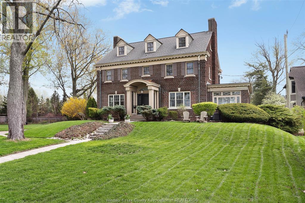 Single Family — 7505 Riverside Drive, Windsor, Ontario