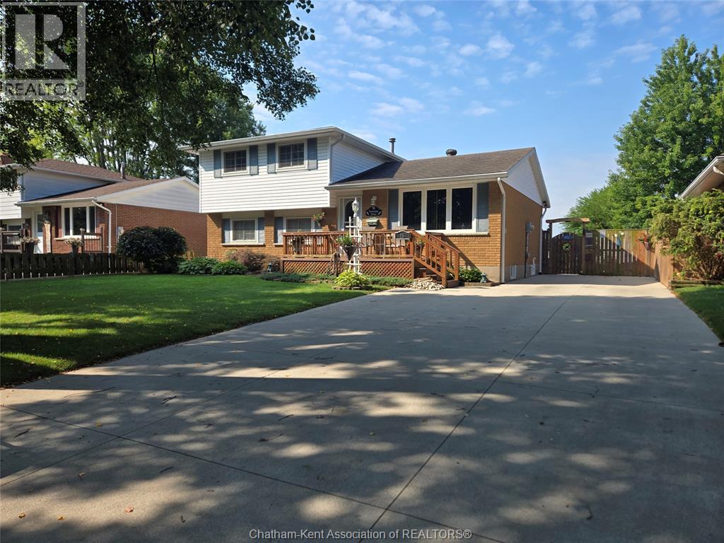 16 Donalda Drive, Chatham — photograph 3