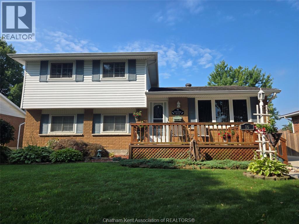 16 Donalda Drive, Chatham — photograph 2