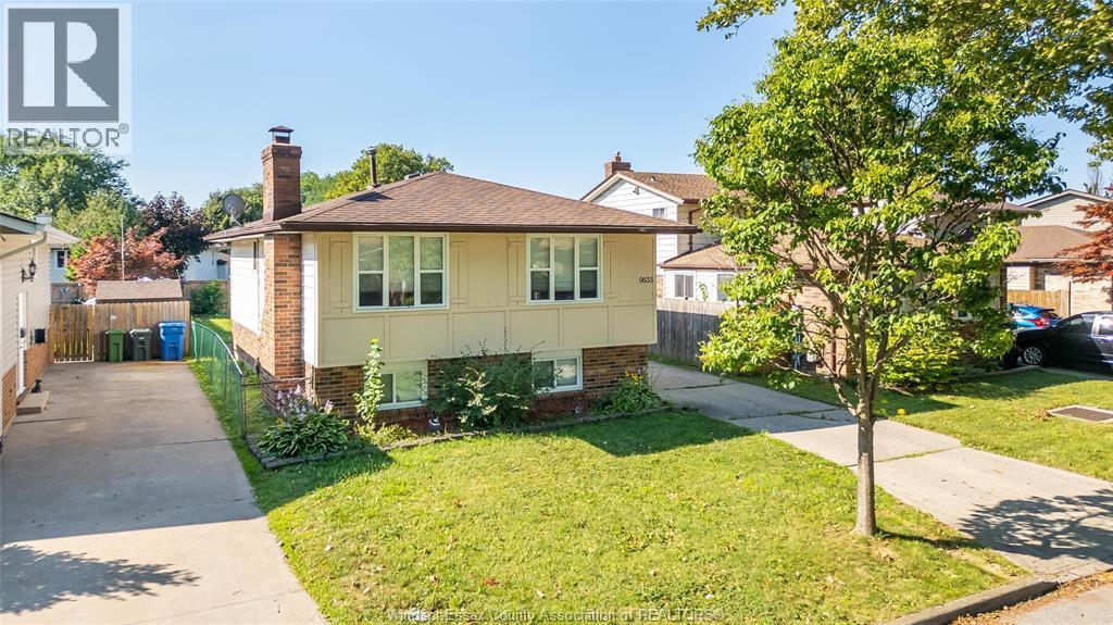 9633 Avery #UPPER, Windsor — primary photograph