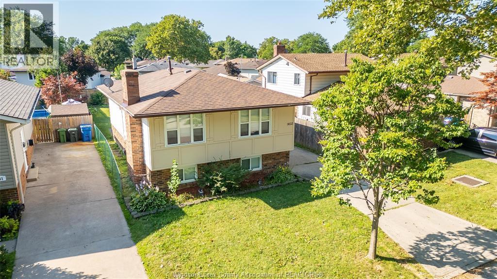 9633 Avery #UPPER, Windsor — photograph 2