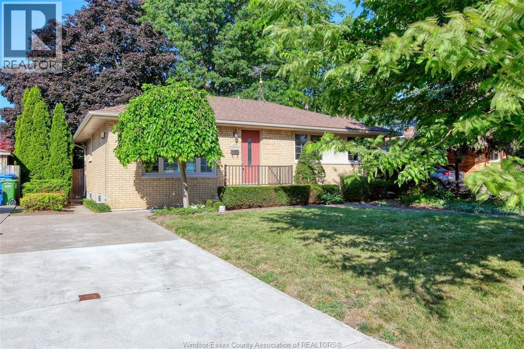 1233 Matthew Brady Boulevard, Windsor — photograph 3