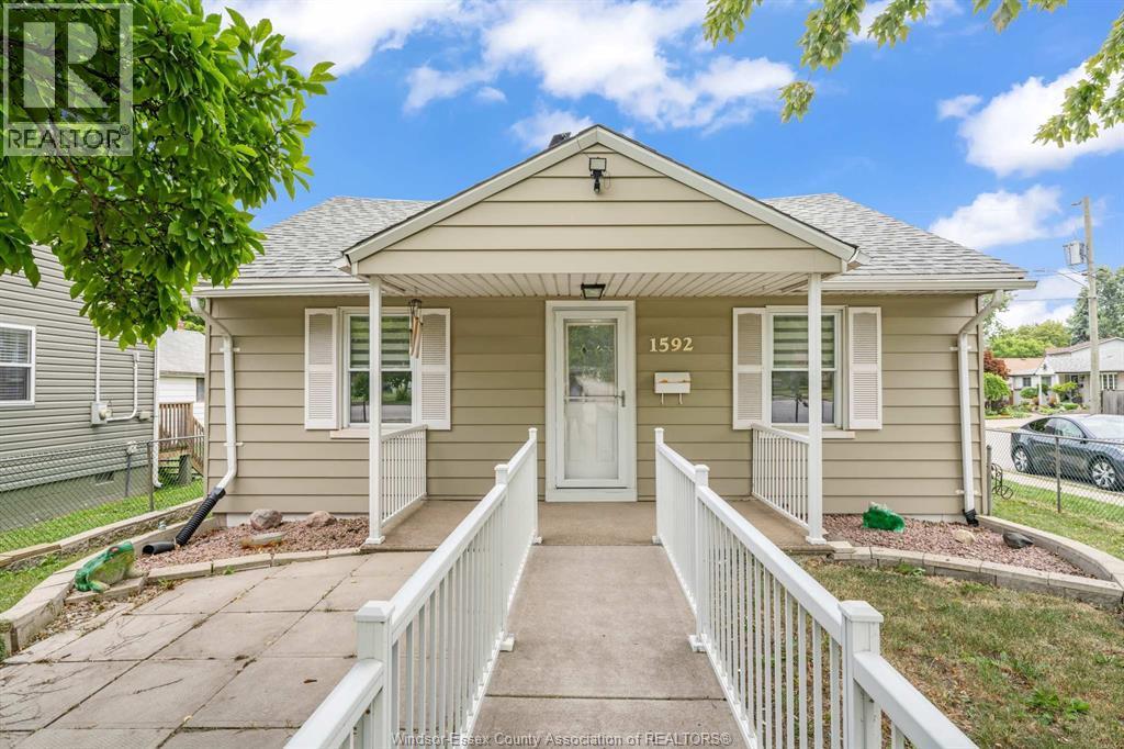 Single Family — 1592 Prince Road, Windsor, Ontario