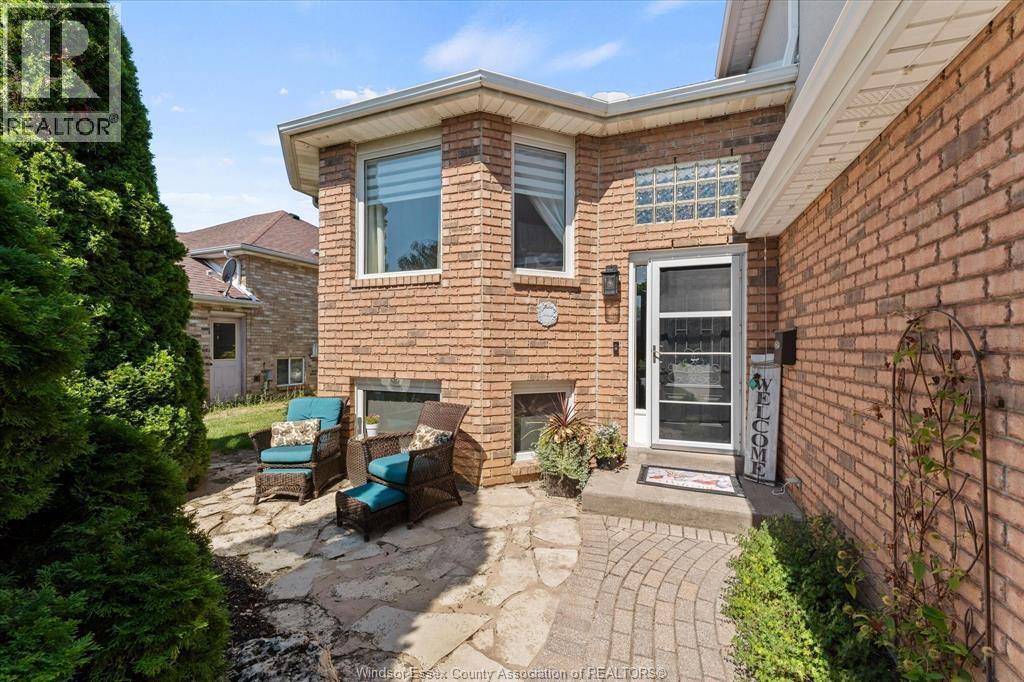 4960 Southwood Lakes, Windsor — photograph 2