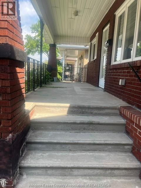 1366 Moy, Windsor — photograph 2