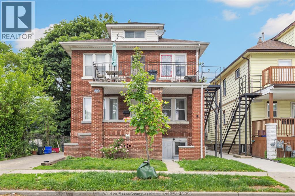 826 Jos Janisse Avenue, Windsor — photograph 2