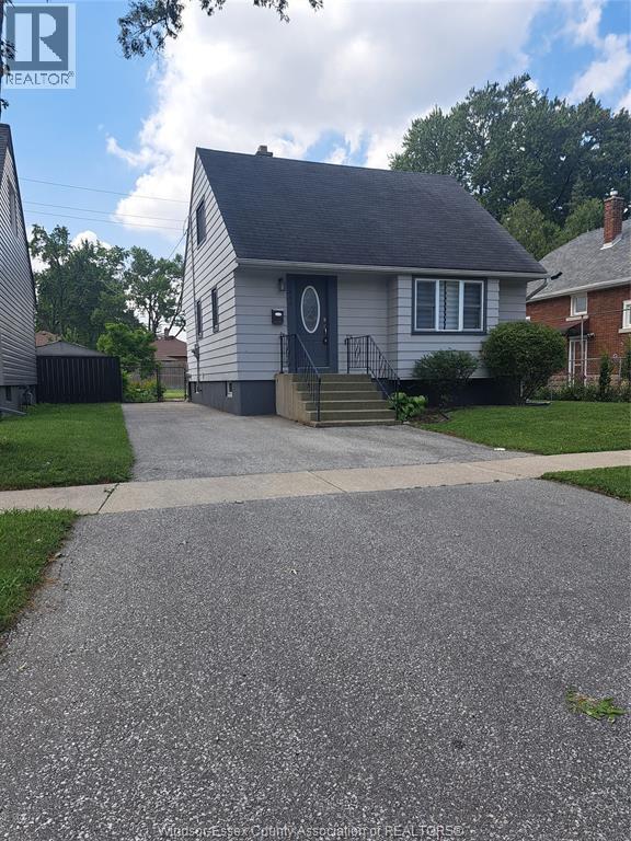 1953 Francois Road, Windsor — photograph 2
