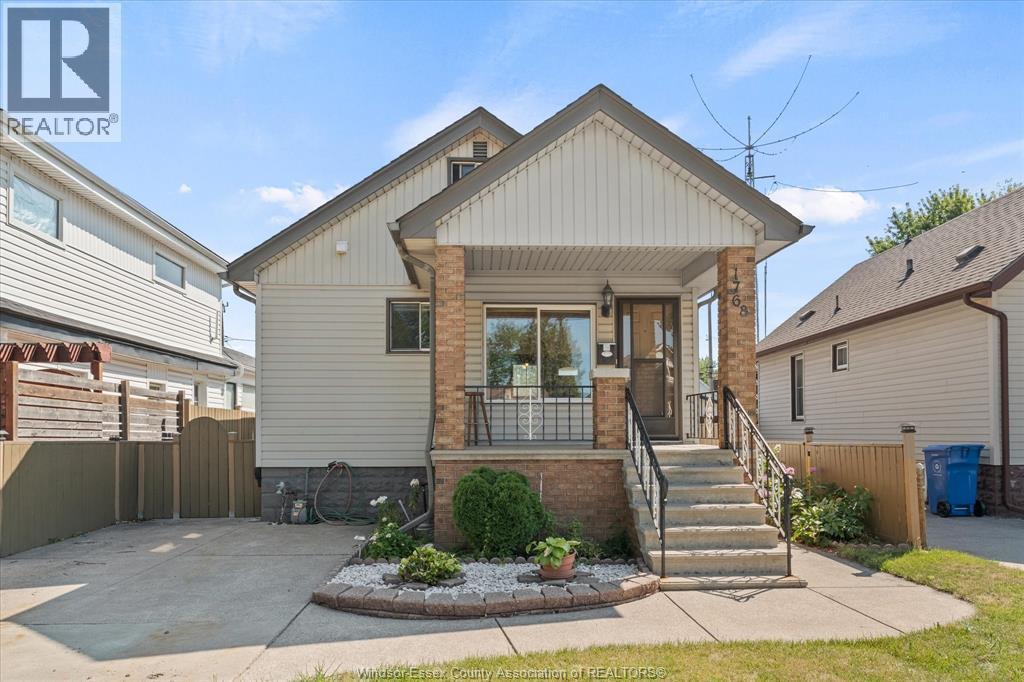 1768 Hall Avenue, Windsor — primary photograph