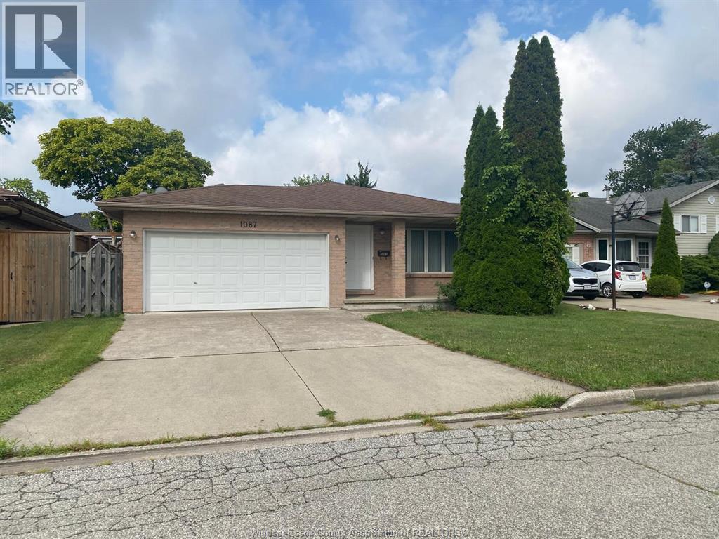 3-bedroom Single Family at 1087 Brookview Crescent, Windsor — primary photograph